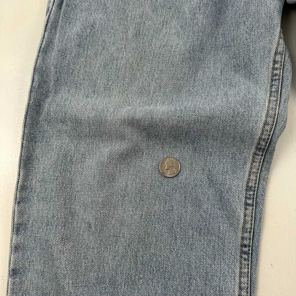 VTG Y2K Levis 550 Relaxed Jeans Mens Fits 37x32‎ Blue Denim Light Wash